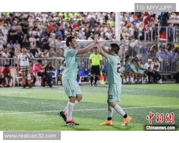 帕尼尼足球卡卡牌收藏价值解析与未来市场趋势展望 帕尼尼足球卡卡牌收藏价值解析与未来市场趋势展望