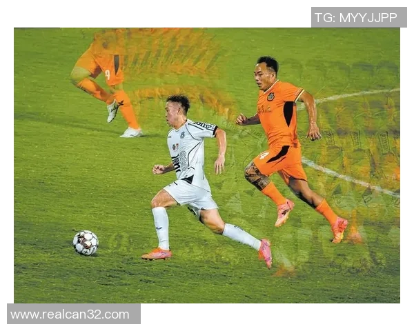 足球球星展现个性舞蹈风采轻松愉快的足球场外魅力瞬间