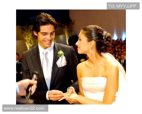 足球球星的情感纠葛与恋爱故事揭示明星背后的爱情与成长