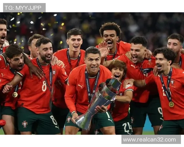 足球球星财富揭秘：究竟他们的收入和奢华生活有多惊人